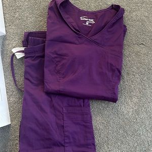 Buttersoft stretch scrub set Small Petite pants/medium v neck top